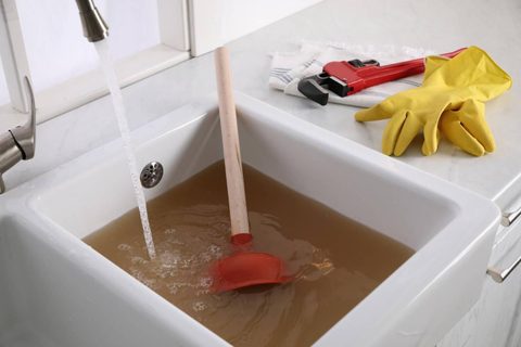 Déraçinage de canalisation : solution efficace pour éliminer les racines et rétablir un écoulement optimal